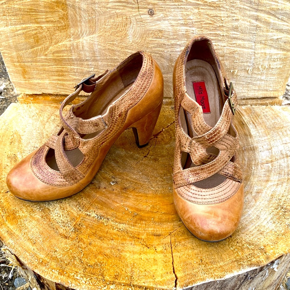 Mi Mooz “SoHo” Mary Jane Derby style Pumps Leather size “6”